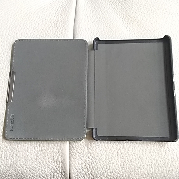Kobo Glo HD EReader Cover by  kwmobile - Picture 3 of 5